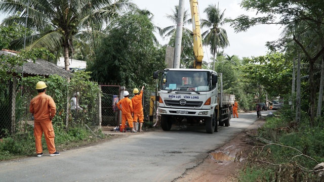 EVN SPC tăng cường củng cố lưới điện trước mùa mưa bão - 1
EVN SPC triển khai nhiều phương án diễn tập phòng chống thiên tai và tìm kiếm cứu nạn tại các tỉnh phía Nam