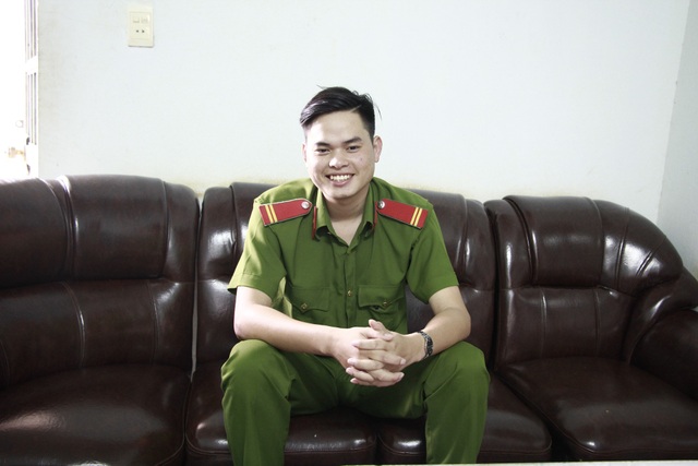 Nam chiến sĩ công an nghĩa vụ đạt điểm 10 tuyệt đối môn Sử - 2 Em Mông mơ ước sẽ đỗ vào trường ĐH Cảnh sát nhân dân -TP.HCM để trở thành chiến sĩ công an