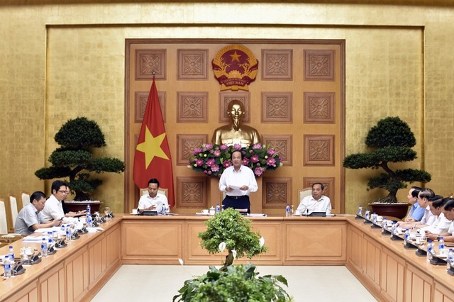 “Bộ phận quản lý giấy phép không muốn cải cách để tước bỏ quyền lợi của mình!” - 1
Cuộc họp của Tổ công tác của Thủ tướng với các bộ ngành do Thủ tướng yêu cầu khi đã quá nửa năm mà việc cải cách, cắt giảm thủ tục của các bộ quá chậm