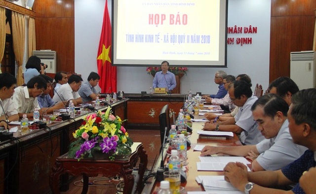 Bình Định họp báo 6 tháng đầu năm nóng triển khai các dự án.