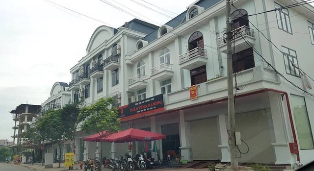 Xẻ 17.000m2 đất công viên cho “mượn” làm sân tập golf: Thiệt hại lớn nhất là lòng tin! - 2
Hơn 17.000m2 đất công viên Hoàng Hoa Thám được UBND tỉnh Bắc Giang cắt cho Công ty TNHH Xây dựng Hải Âu thuê là đất vàng ngay tại mặt đường Hùng Vương.