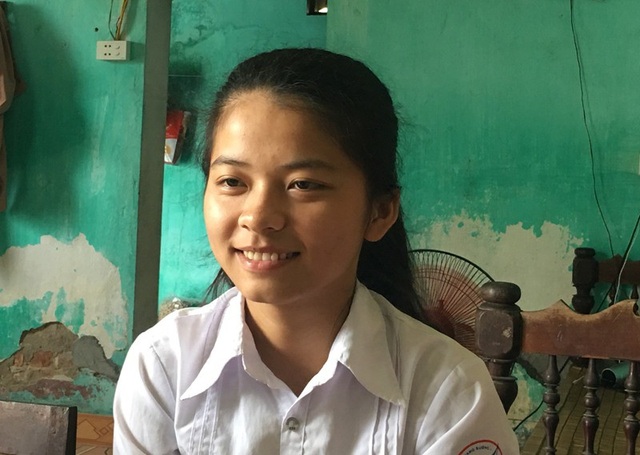 Mồ côi bố, mẹ bị ung thư, nữ sinh Thanh Hóa vẫn giành 27,05 điểm khối A - 1 Em Đặng Thị Thương, học sinh lớp 12T1, Trường THPT Quảng Xương 1
