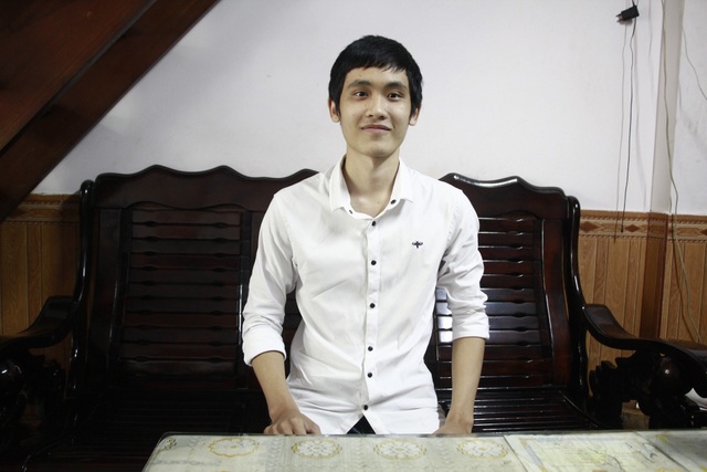 Nam sinh phố núi đạt điểm 10 tiếng Anh: “Vừa học vừa giải trí bằng tiếng Anh” - 1
Em Lê Thanh Minh thí sinh duy nhất đạt điểm 10 môn Ngoại ngữ tại Đắk Lắk.