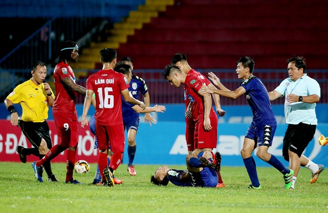 Hải Phòng và Bình Dương bất phân thắng bại ở vòng 19 V-League - 3
Trận đấu diễn ra đầy căng thẳng - Ảnh: Gia Hưng