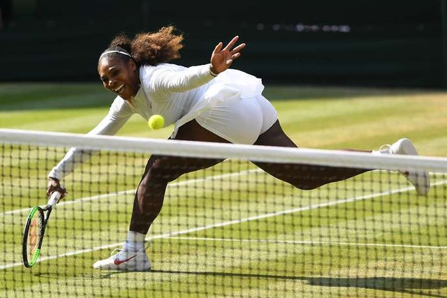 Đánh bại Serena Williams, Kerber lần đầu vô địch Wimbledon - 2
Serena Williams thi đấu đầy nỗ lực nhưng chưa thể có phong độ cao
