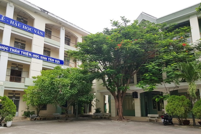 Khánh Hòa: Trường chuyên Lê Quý Đôn sẽ được giữ lại để “đón đầu tương lai”? - 2 Sở GD-ĐT tỉnh Khánh Hòa muốn giữ lại ngôi trường này để đón đầu tương lai khi nhu cầu trường lớp tăng lên trong tương lai