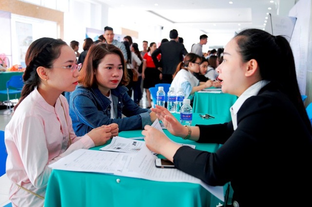 Đà Nẵng: Hàng ngàn việc làm "đón" sinh viên tốt nghiệp - 3 Ngay trước thềm tốt nghiệp, sinh viên ĐH Đông Á được kết nối, tạo cơ hội việc làm