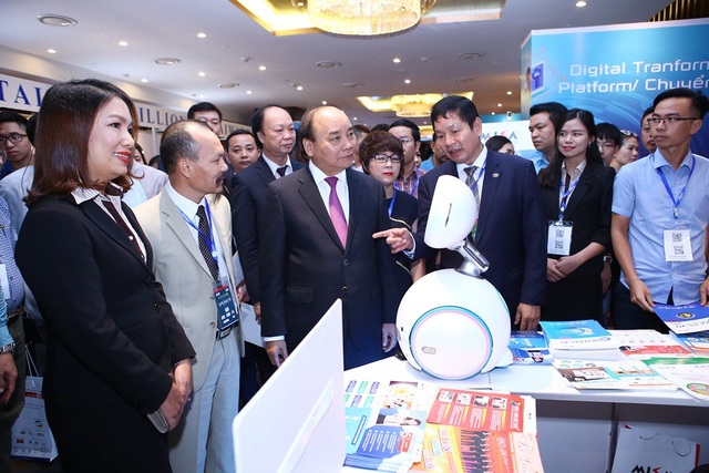 VietNam ICT Summit 2018: MISA tiên phong ứng dụng công nghệ Blockchain - 2
Giải pháp hóa đơn điện tử của MISA gây ấn tượng mạnh mẽ đối với quan khách tham dự.