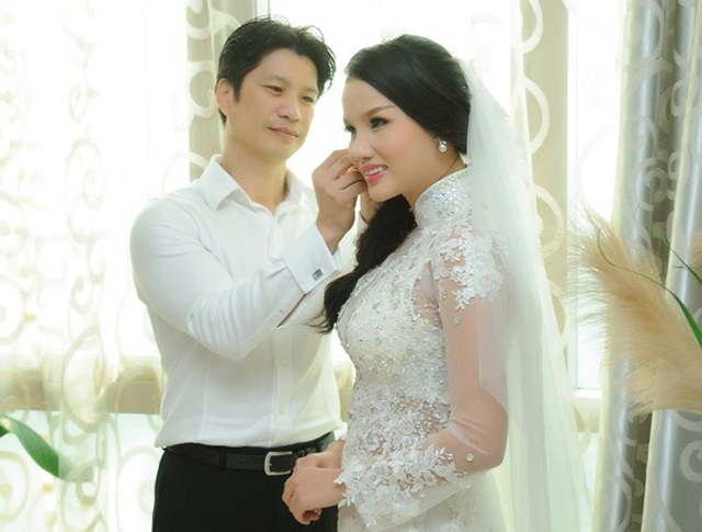 Những cặp hôn nhân lệch tuổi gây "gió bão" thị phi trong showbiz - 12 Những cặp hôn nhân lệch tuổi gây "gió bão" thị phi trong showbiz - 12