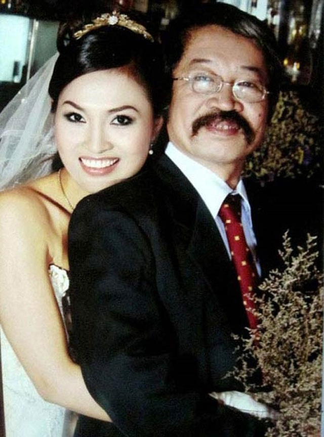 Những cặp hôn nhân lệch tuổi gây "gió bão" thị phi trong showbiz - 19 Những cặp hôn nhân lệch tuổi gây "gió bão" thị phi trong showbiz - 19