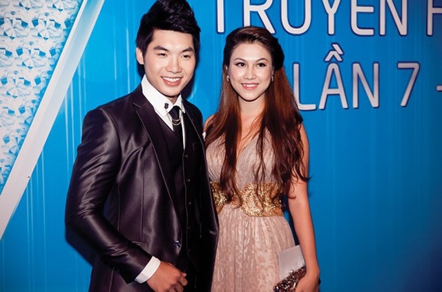 Những cặp hôn nhân lệch tuổi gây "gió bão" thị phi trong showbiz - 5 Những cặp hôn nhân lệch tuổi gây "gió bão" thị phi trong showbiz - 5