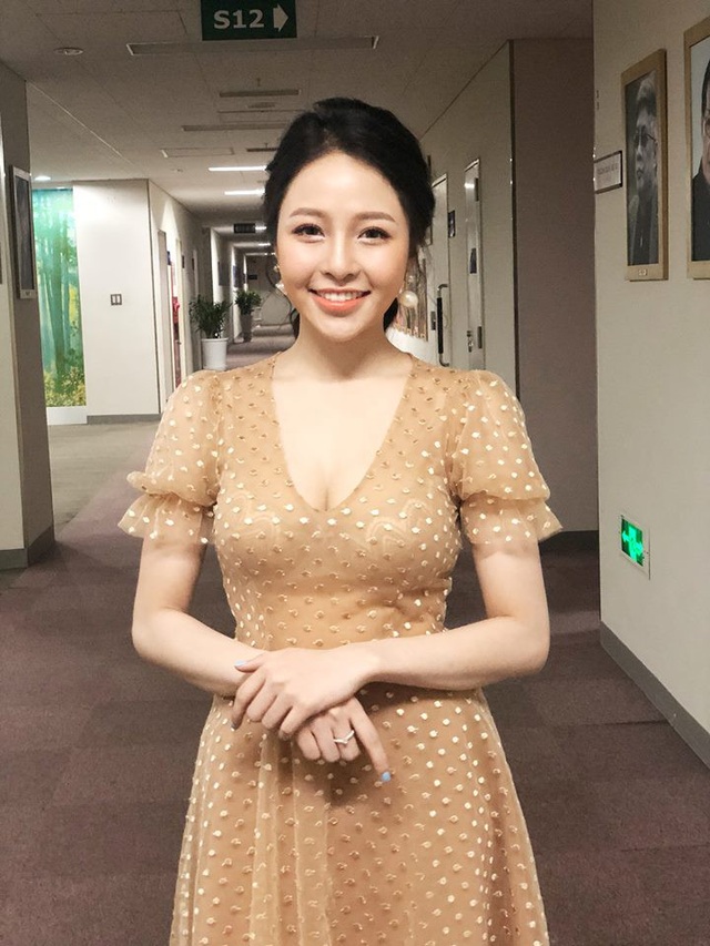 Hot girl Trâm Anh: Vụt nổi tiếng rồi bị tố “sống giả tạo” và ảnh cũ kém xinh - 11 Hot girl Trâm Anh: Vụt nổi tiếng rồi bị tố “sống giả tạo” và ảnh cũ kém xinh - 11