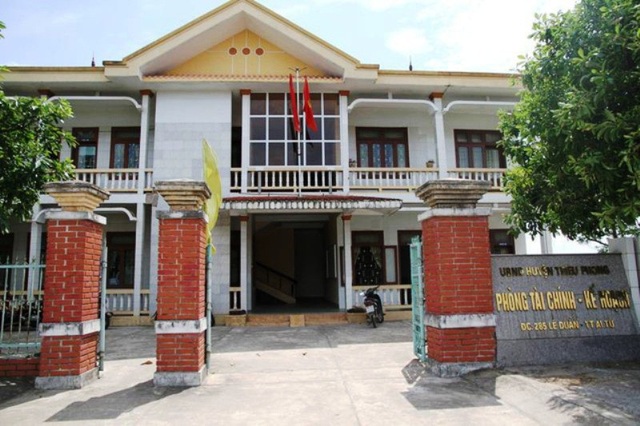 Vụ nữ cán bộ huyện “tố” bị đồng nghiệp giở trò đồi bại: Không khởi tố vụ án - 1 Trụ sở Phòng tài chính - nơi 2 cán bộ cùng làm việc