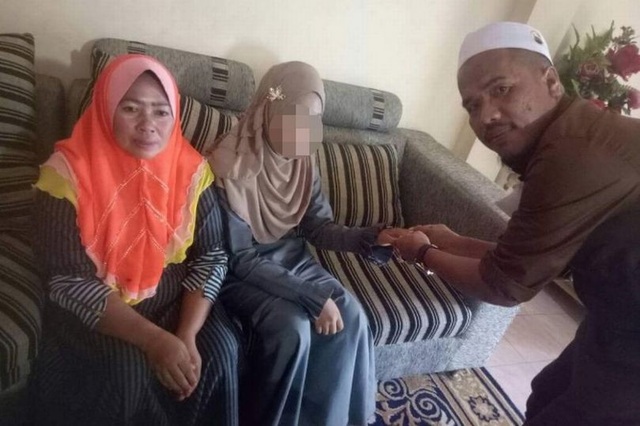 Malaysia: Phẫn nộ với đám cưới của cô dâu 11 tuổi và chủ rể 41 - 1 Malaysia: Phẫn nộ với đám cưới của cô dâu 11 tuổi và chủ rể 41 - 1