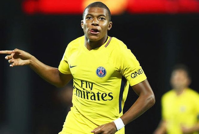 Đội hình có giá chuyển nhượng đắt nhất mọi thời đại - 10
Mbappe đã chơi khá hay trong màu áo PSG mùa giải trước. Sau khi tỏa sáng rực rỡ ở World Cup 2018, Mbappe được xem là… vô giá. PSG tuyên bố sẽ không để cầu thủ này ra đi với bất kỳ giá nào ở mùa Hè 2018.