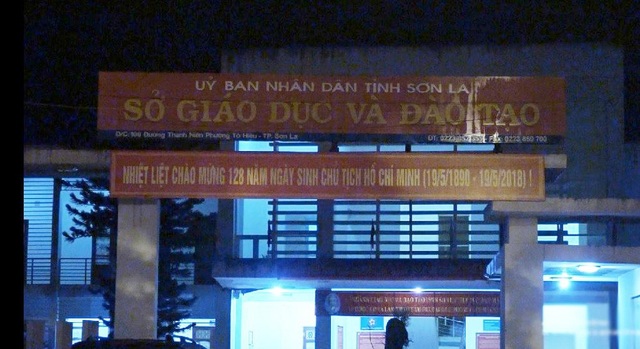 Trường chuyên Sơn La nói gì về thí sinh có điểm "cao bất thường"? - 1
Công tác chấm thẩm định điểm thi tại Sơn La đang tiếp tục được thực hiện tại Sở GD&ĐT của tỉnh.