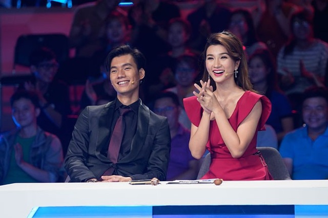 Hoài Linh mê Kim Tuyến khiến Việt Hương phát ghen - 4 Kim Tuyến rất thu hút khi tham gia chương trình.