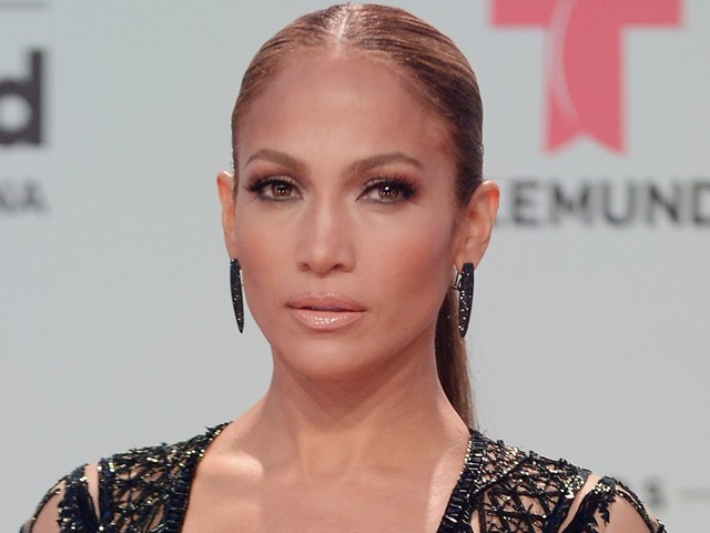 Tại sao ca sĩ Jennifer Lopez chỉ yêu đàn ông đã qua tuổi 33? - 2 Jennifer Lopez