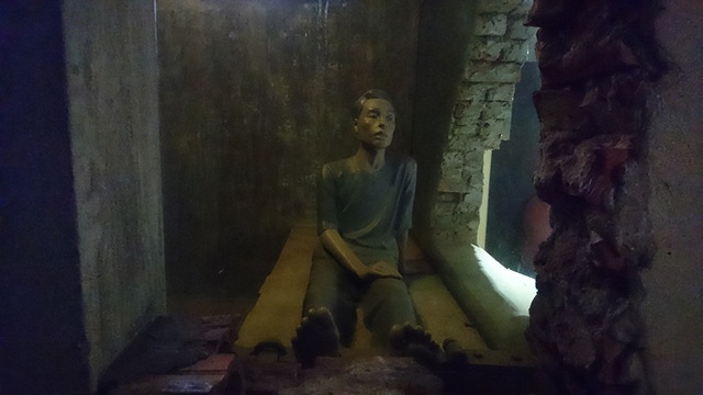 Hiện vật ám ảnh trong "địa ngục trần gian" Hỏa Lò - 3
Đây cũng là nơi diễn ra nhiều hình thức tra tấn tàn khốc.
