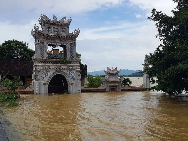 Bộ trưởng Nguyễn Xuân Cường kiểm tra tình hình mưa lũ tại Ninh Bình - 2 Bộ trưởng Nguyễn Xuân Cường kiểm tra tình hình mưa lũ tại Ninh Bình - 2