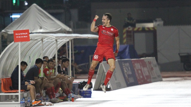 Ngoại binh toả sáng, đoàn quân HLV Miura bứt phá trong cuộc đua trụ hạng - 4 Ngoại binh Matias Gonzalez của CLB TPHCM toả sáng với cú đúp vào lưới đội bóng vùng mỏ