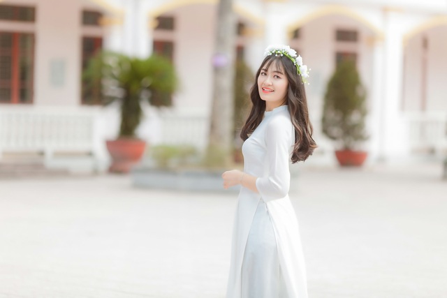 Bí quyết giành 9,5 điểm môn Văn của nữ sinh ban Tự nhiên thi... khối C - 1
Hoàng Thị Tố Uyên giành ngôi thủ khoa toàn trường với số điểm 27,25 khối C.
