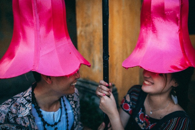 Chuyện tình nàng thách thức chàng “yêu là cưới” và cái kết bất ngờ - 8 Yến Nhi từng thẳng thắn hỏi Lê Trân rằng “Anh có sợ em ghen hay không?”, câu trả lời “Không. Anh không làm gì để khiến em phải ghen hết” của Lê Trân như một lời khẳng định chắc nịch rằng anh xứng đáng là người để Yến Nhi gửi gắm cả đời.