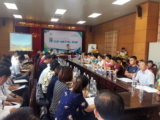 Sôi động Giải bóng đá Nhi đồng toàn quốc Cúp Viettel 2018 - 1 Buổi họp báo diễn ra trong bầu không khí sôi nổi.