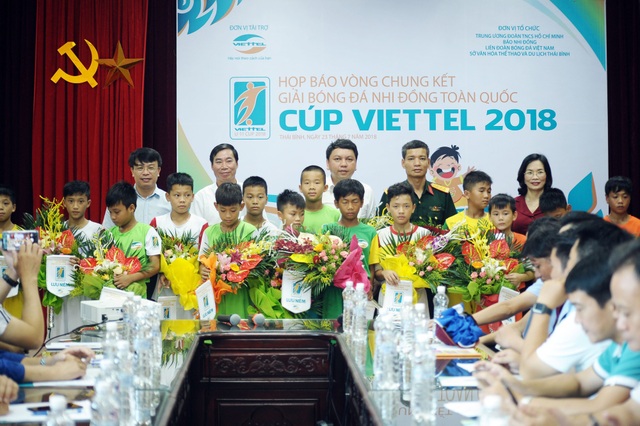Sôi động Giải bóng đá Nhi đồng toàn quốc Cúp Viettel 2018 - 3 Tất cả các đội bóng đều đã sẵn sàng cho Vòng Chung kết Giải bóng đá Nhi đồng toàn quốc 2018.
