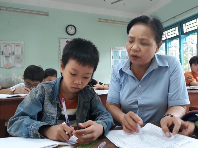 Cô giáo 15 năm dạy thêm miễn phí cho học sinh nghèo - 1 Cô Võ Thị Xuân đã gắn bó với những học sinh có hoàn cảnh khó khăn suốt 15 năm qua