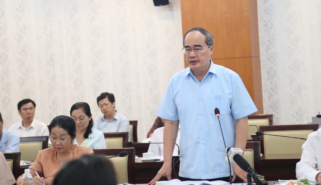 Bí thư Nhân: "Thành phố rút kinh nghiệm, không để xảy ra biểu tình" - 1 Bí thư Thành ủy TPHCM Nguyễn Thiện Nhân cho biết thành phố cần làm tốt hơn công tác dân vận, cung cấp thông tin cho người dân