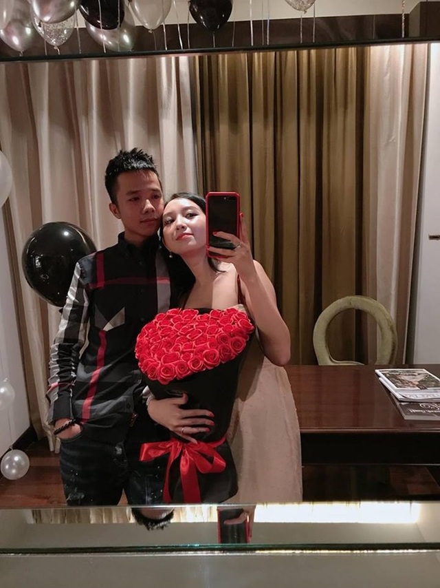 Đôi vợ chồng kỷ niệm 11 năm yêu nhau hoành tráng bị nghi “làm màu” - 5 Đôi vợ chồng kỷ niệm 11 năm yêu nhau hoành tráng bị nghi “làm màu” - 5