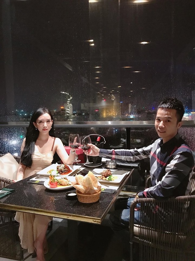 Đôi vợ chồng kỷ niệm 11 năm yêu nhau hoành tráng bị nghi “làm màu” - 4 Đôi vợ chồng kỷ niệm 11 năm yêu nhau hoành tráng bị nghi “làm màu” - 4