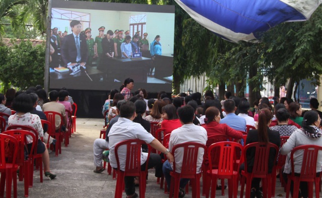 Phía sau vụ bạo hành "dạy trẻ mầm non bằng dao" gây chấn động - 1 Xét xử các bảo mẫu bạo hành trẻ tại cơ sở mầm non Mầm Xanh, TPHCM chấn động dư luận cuối năm 2017
