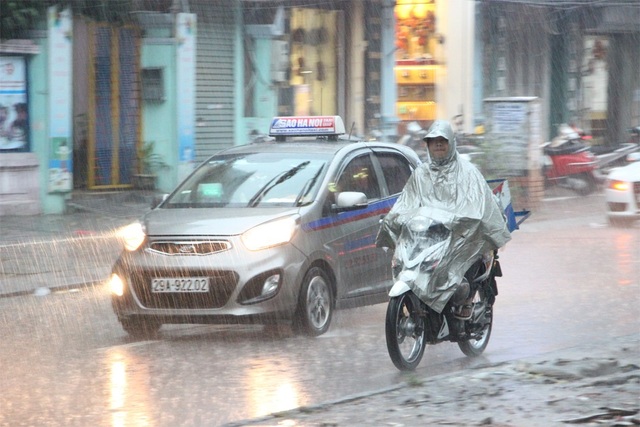 Chiều nay miền Bắc và khu vực Thanh Hóa có mưa lớn - 1 Chiều nay miền Bắc và khu vực Thanh Hóa có mưa lớn. (Ảnh minh họa: Nguyễn Dương).