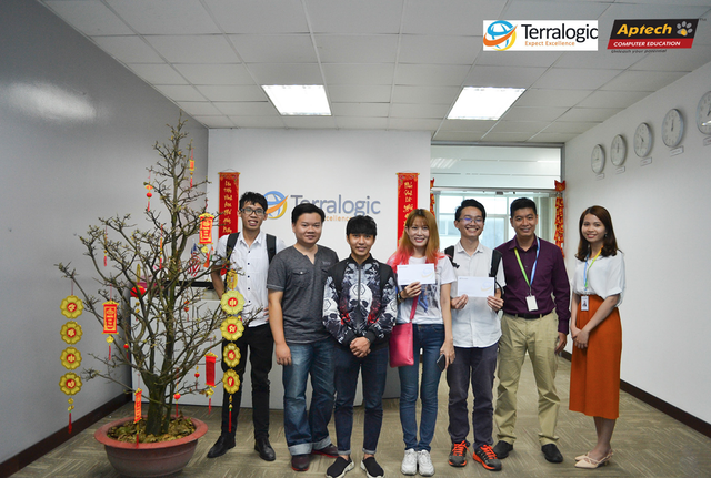 Những nghề không cần học đại học vẫn “đắt hàng” - 1
Sinh viên Aptech tham quan và trải nghiệm tại công ty Terralogic