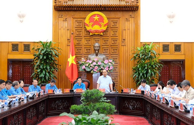 Thủ tướng: Bức xúc ở bộ phận nhỏ không được giải quyết sẽ thành vấn đề lớn - 1
Thủ tướng chủ trì cuộc làm việc với lãnh đạo Tổng Liên đoàn lao động Việt Nam