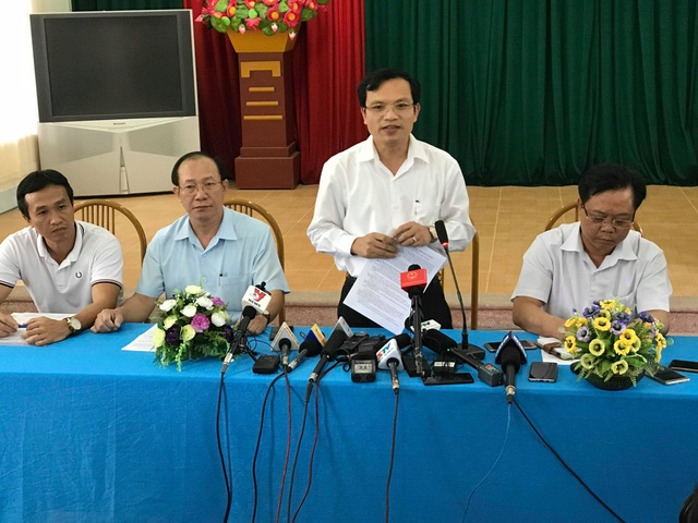 Khởi tố vụ án gian lận thi cử tại Sơn La - 1
Ông Mai Văn Trinh - Cục trưởng Cục Quản lý chất lượng (Bộ GD&ĐT) công bố 6 sai phạm tại Kỳ thi THPT quốc gia 2018 ở Sơn La