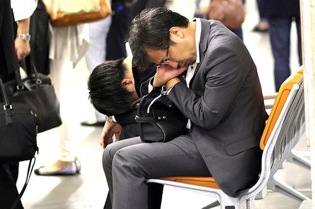 Nhật ra quy chế mới ngăn ngừa tình trạng làm việc quá sức - 1 Nhật ra quy chế mới ngăn ngừa tình trạng làm việc quá sức - 1