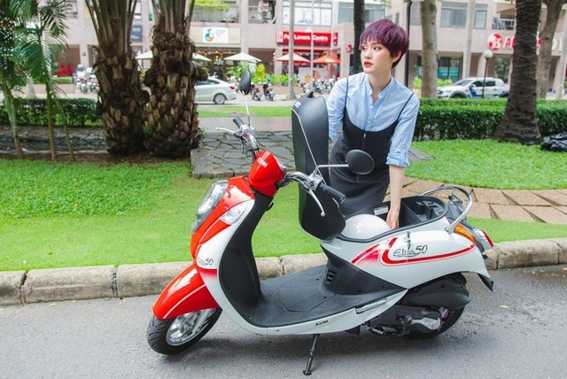 Làm sao để học sinh, sinh viên tham gia giao thông an toàn? - 2
Elite 50cc thời trang với những tiện ích dành cho nữ