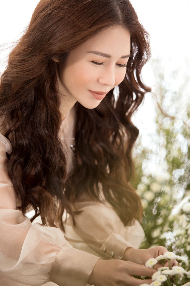 Doanh nhân – Hoa khôi Lan Phương đẹp tinh khôi với sắc trắng - Ảnh 6. Doanh nhân – Hoa khôi Lan Phương đẹp tinh khôi với sắc trắng - Ảnh 6.