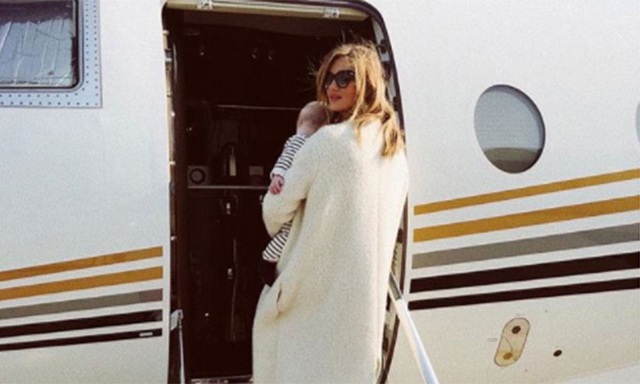 Rosie Huntington-Whiteley tái xuất bên "người vận chuyển" - 7
Rosie hầu như không bao giờ để lộ hình ảnh con trai nhỏ trước công chúng vì muốn cậu bé được sống bình yên.