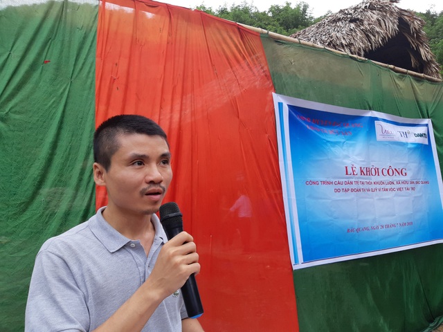 Khởi công xây dựng cầu Dân trí thứ 15 tại Hà Giang - 3
Phát biểu tại lễ khởi công, nhà báo Phạm Tuấn Anh, Phó Tổng Biên tập báo Dân trí cho biết nhờ sự lan tỏa từ lòng nhân ái, thêm nhiều cây cầu mang tên Dân trí được xây dựng trên cả nước