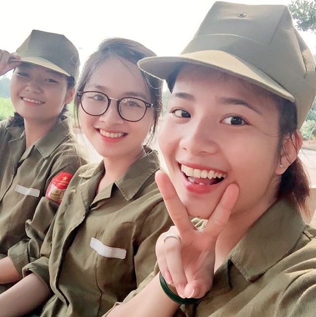 Nữ sinh “công chúa tóc mây” lọt top 25 Hoa hậu Việt Nam 2018 - 6
Ngoài đời, nữ sinh vô cùng giản dị, gần gũi với bạn bè