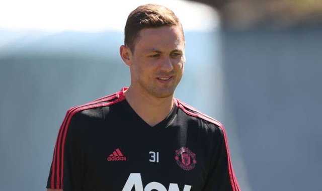 Lâm vào thế khó, Mourinho lên kế hoạch bất ngờ với Matic - 1
HLV Mourinho có thể kéo Matic xuống đá trung vệ