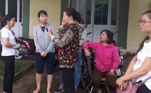 Vụ gần 300 giáo viên hợp đồng nguy cơ mất việc: Không để người lao động thiệt thòi - 1 Nhiều giáo viên ở Thanh Oai (Hà Nội) đứng ngồi không yên vì sắp sửa bị cắt hợp đồng. (Ảnh: Đ.T)