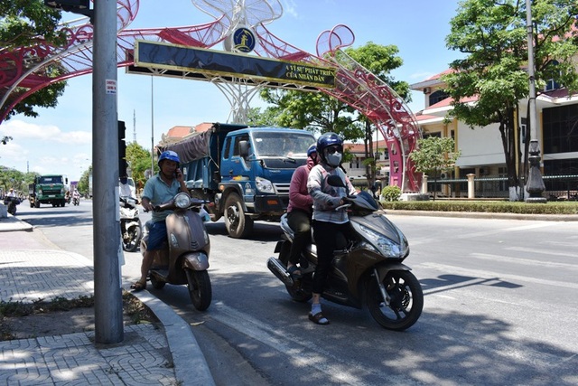Quảng Bình: Người dân gồng mình chống chịu cái nắng như đổ lửa - 3 Quảng Bình: Người dân gồng mình chống chịu cái nắng như đổ lửa - 3
