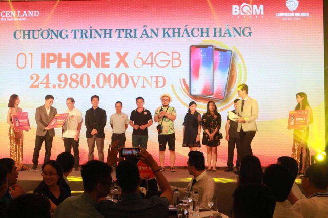 Căn hộ cao cấp phía Tây hút khách mua người nước ngoài - 1
Những khách hàng người nước ngoài ở dự án Manhattan Tower