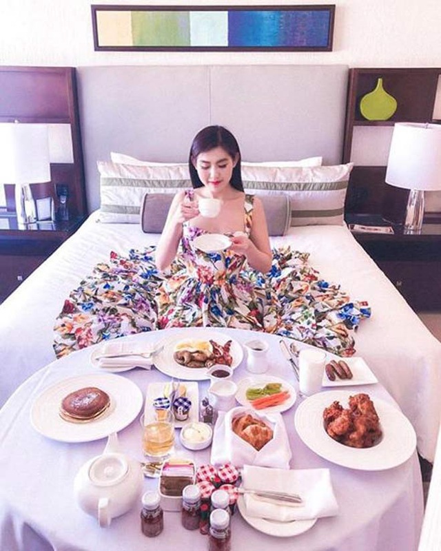"Bỏng mắt" ngắm tiểu thư nhà giàu tận hưởng kỳ nghỉ hè xa xỉ - 5 "Bỏng mắt" ngắm tiểu thư nhà giàu tận hưởng kỳ nghỉ hè xa xỉ - 5