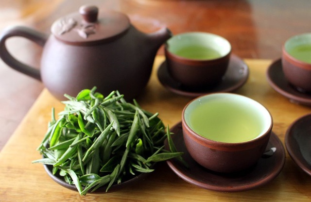 Trà đinh đắt như vàng ròng: Bán dăm cân có ngàn USD, thôn nữ thu bạc tỷ - 5
Nước trà đạt chuẩn thường xanh trong, có hương thơm dịu